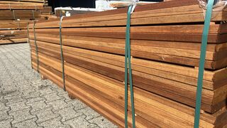 Ca. 66x Guyana Teak Planken Geschaafd, 25x90mm, lengte 215cm